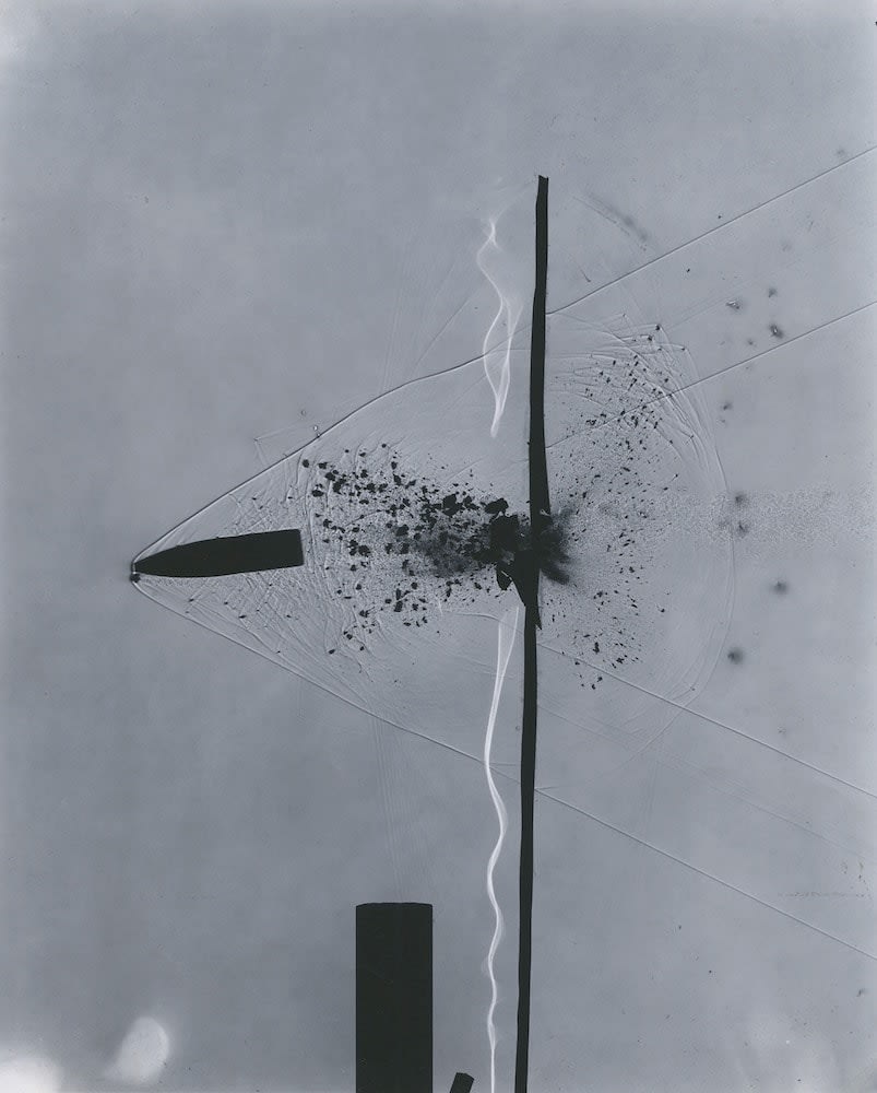 Harold Edgerton, Bullet through Plexiglas, 1962