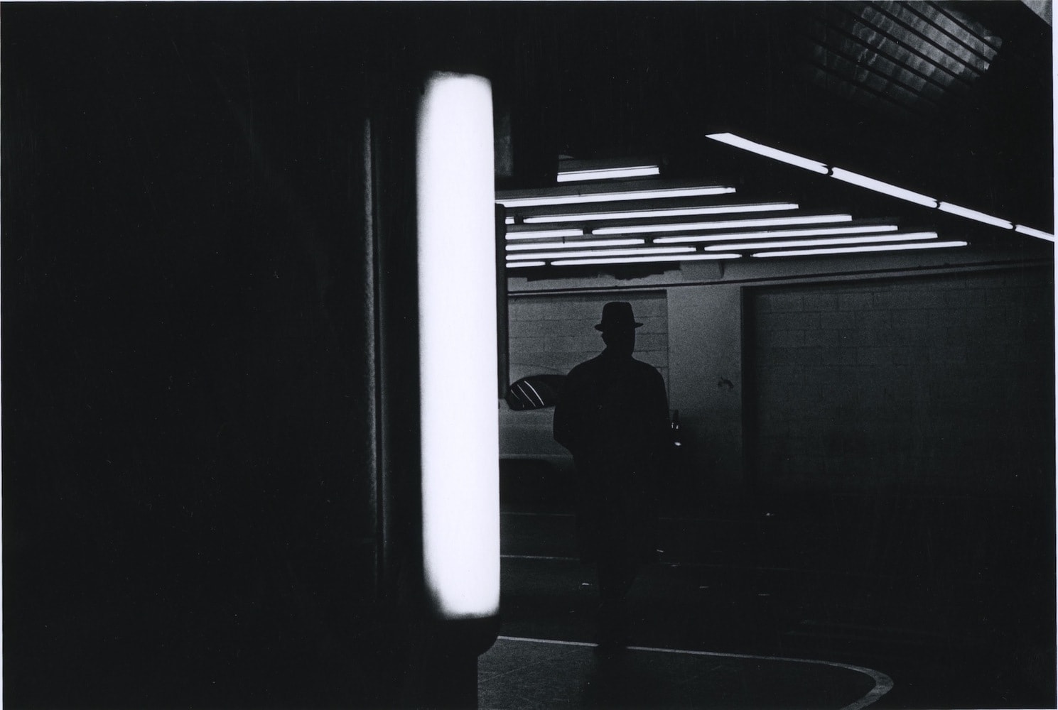 Ray K. Metzker Early Philadelphia Tirage gélatino-argentique postérieur, réalisé par l'artiste 22,5 x 15 cm Dim. papier: 20,3 x 25,4 cm