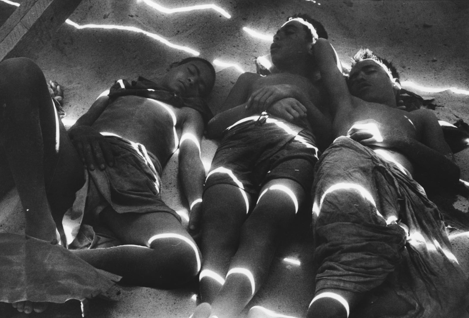 Ernst Haas Egyptian Boys Tirage gélatino argentique d'époque Dim. papier: 20 x 25 cm