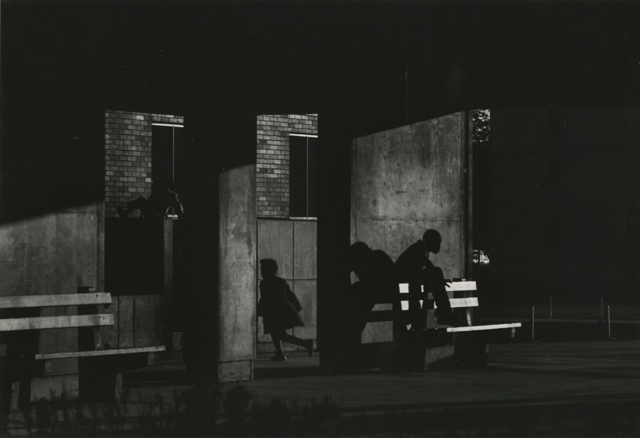 Ray K. Metzker Chicago - Non Loop Tirage gélatino-argentique postérieur, réalisé par l'artiste 15,1 x 21,4 cm Dim. papier: 20 x 25 cm