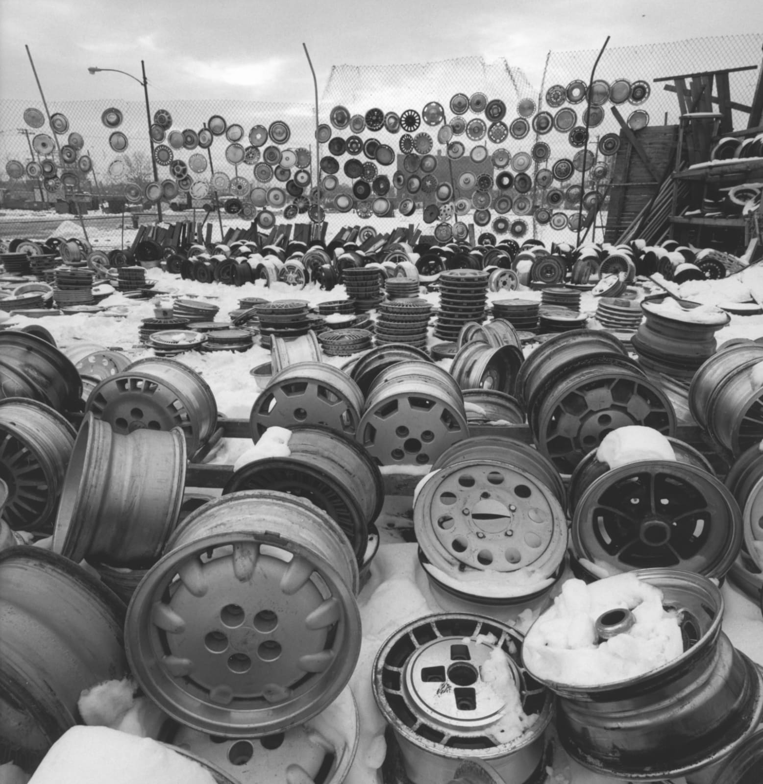 Ron Gordon, Wheels and hubcaps, old Maxwell Street market, 1991