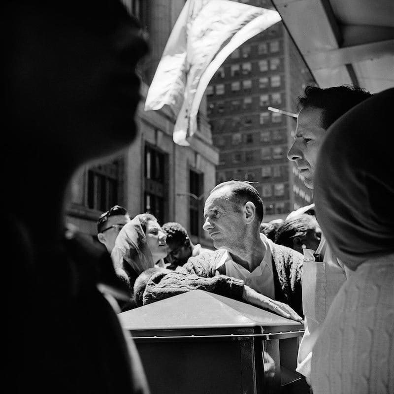Vivian Maier Chicago, IL Tirage gélatino-argentique, posthume 30,4 x 30,4 cm Dim. papier: 40,6 x 50,8 cm