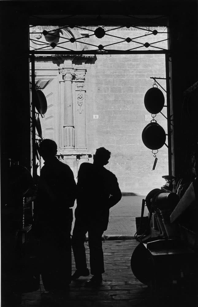 Sabine Weiss, Rue de Provence, Paris, 1954