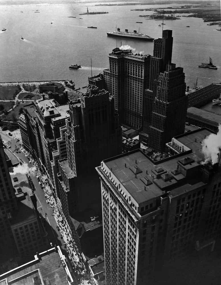 Berenice Abbott, Broadway to the Battery, New York, 1938