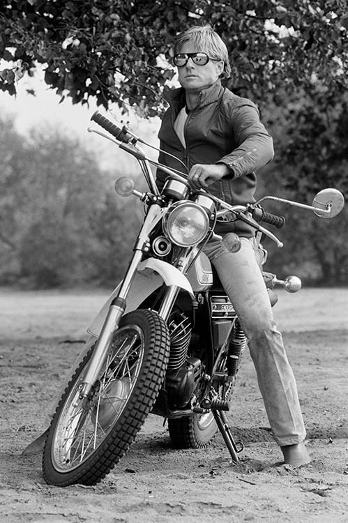 Terry O'Neill, Robert Redford on a motorcycle, 1974