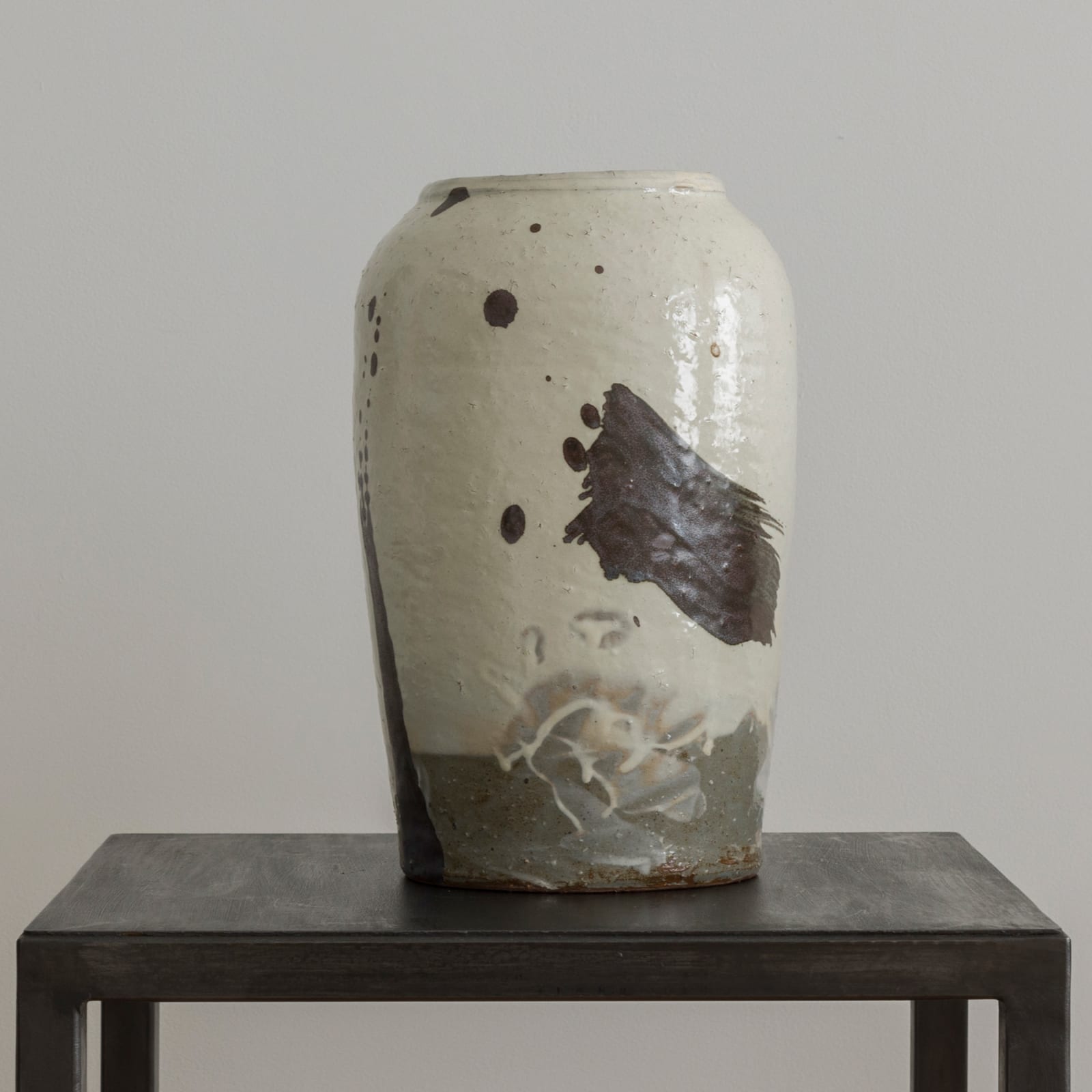 Ree Soo-jong, Iron Buncheong Jar, 2007