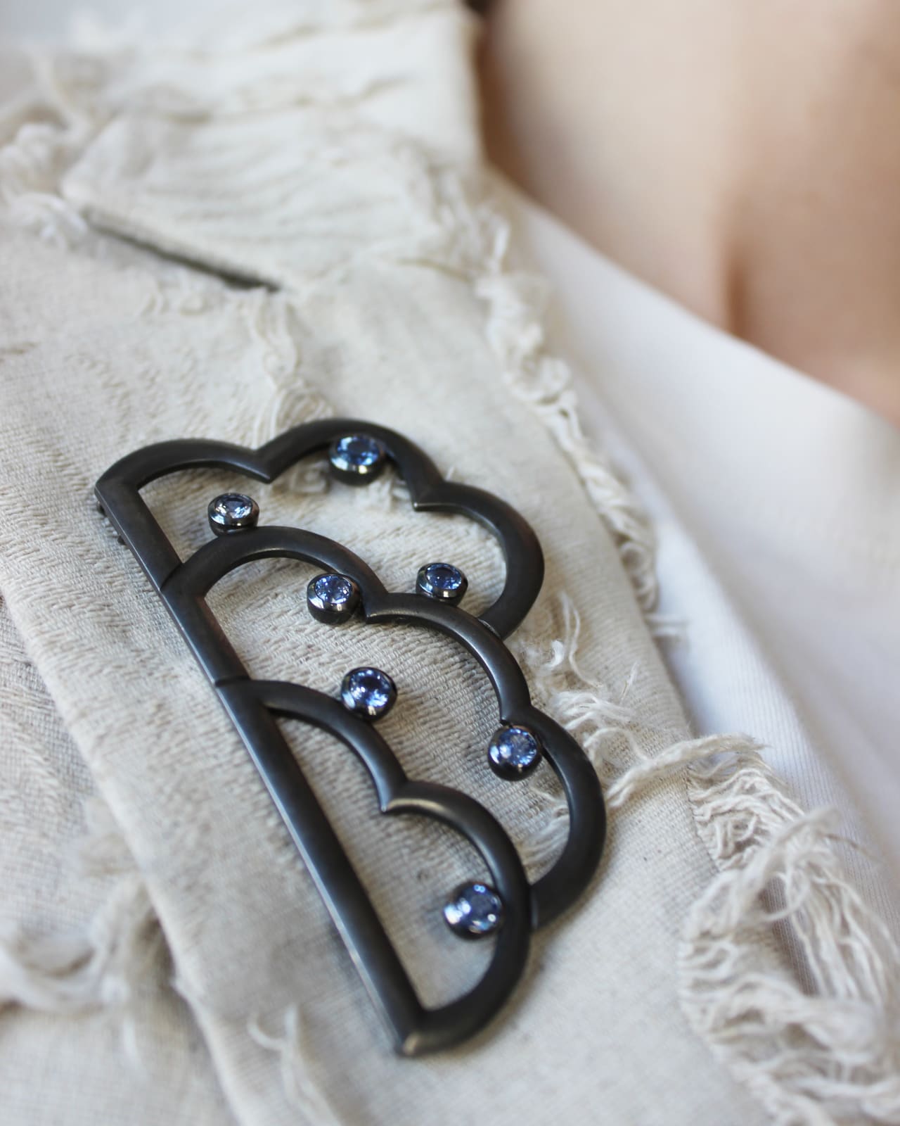 Cora Sheibani, Cloud Brooch