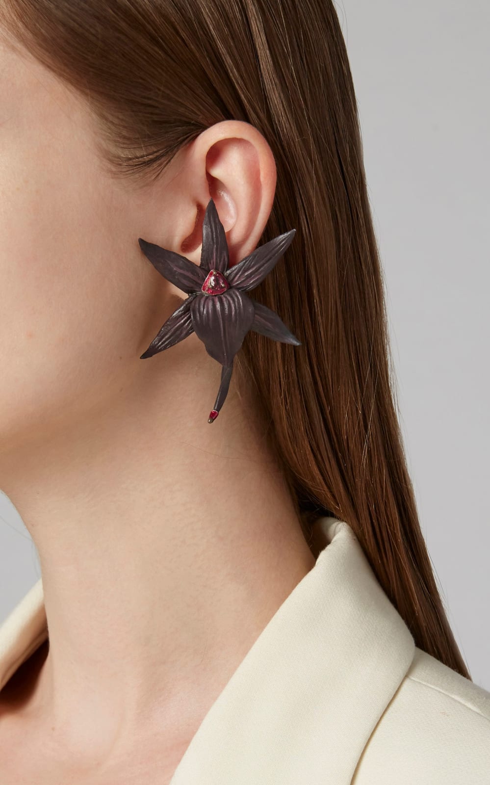 Luz Camino, Christmas orchid earrings (black)