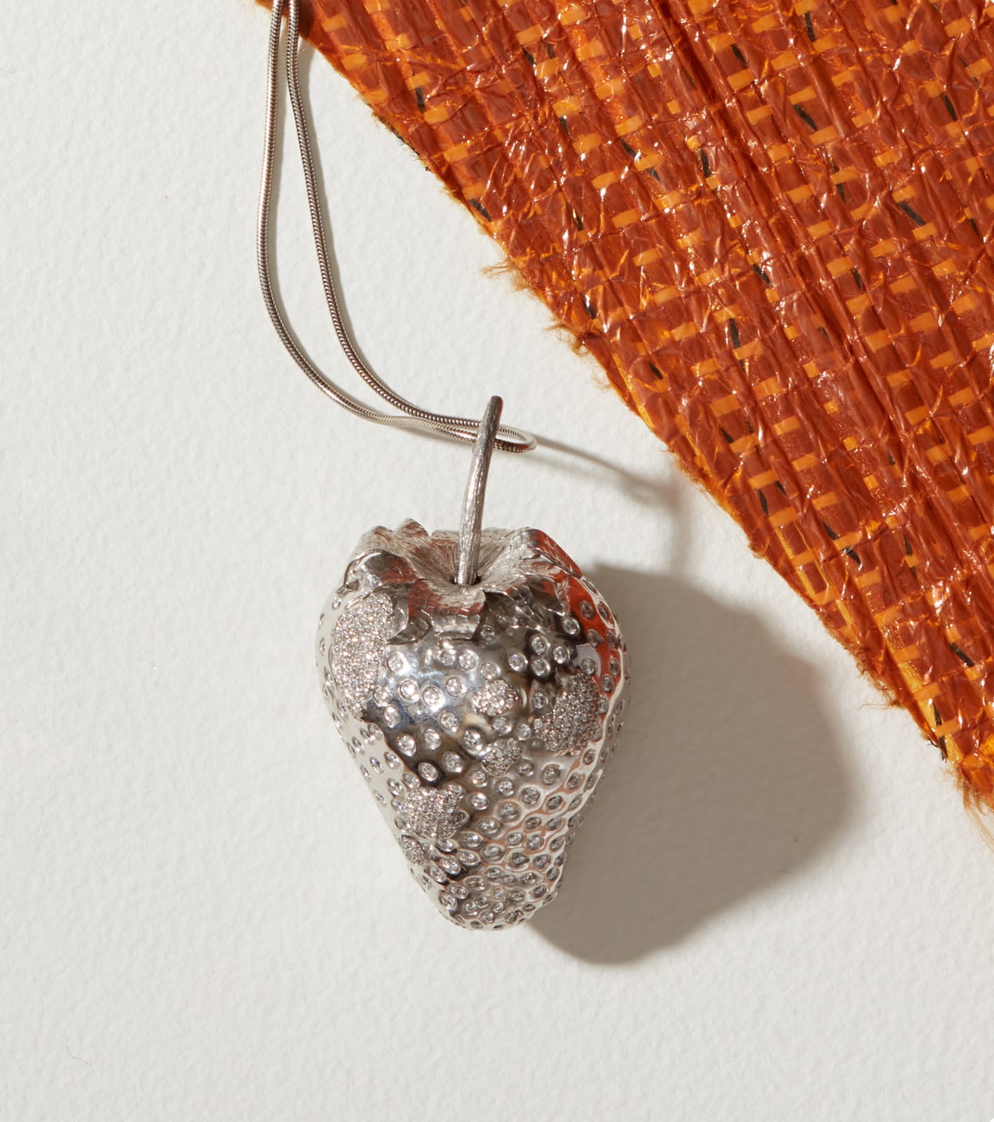 Marc Quinn, Frozen Strawberry Pendant, 2007