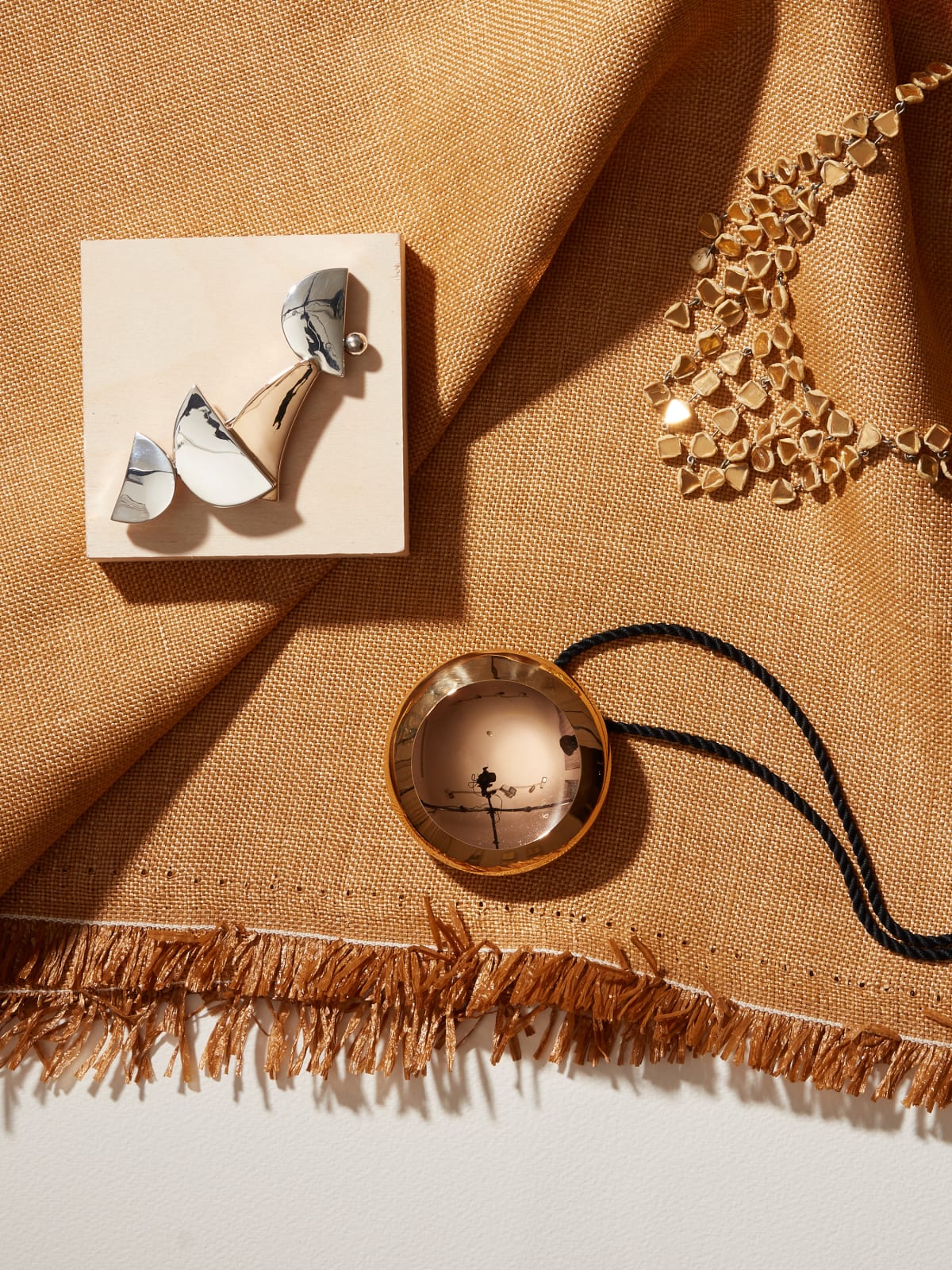 Sophia Vari, Pélias Brooch, 2007