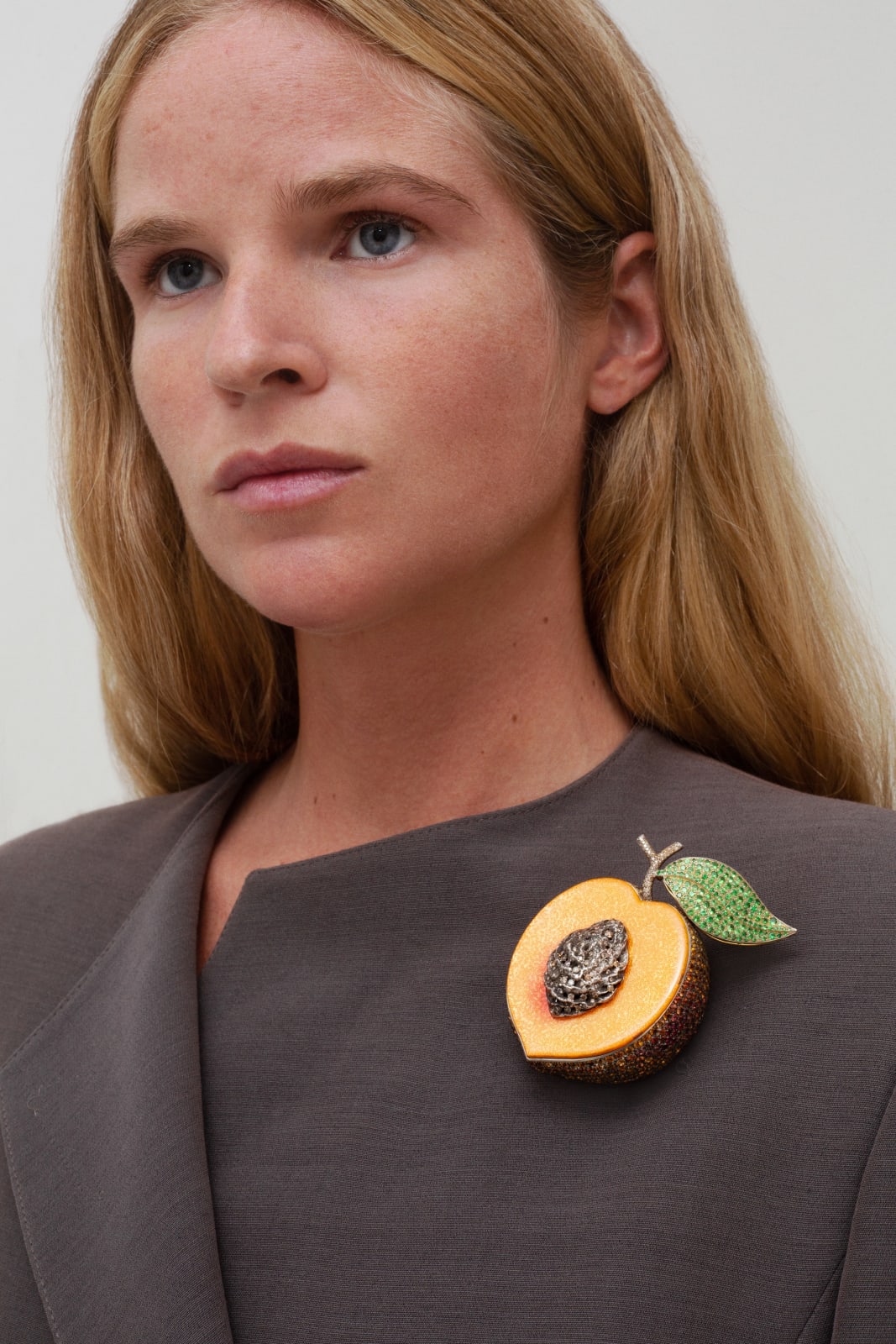 Luz Camino, Peach Brooch
