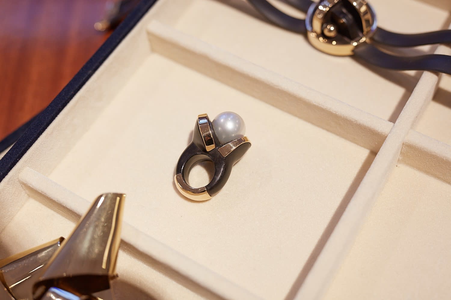 Sophia Vari, Médée II Ring, 2010