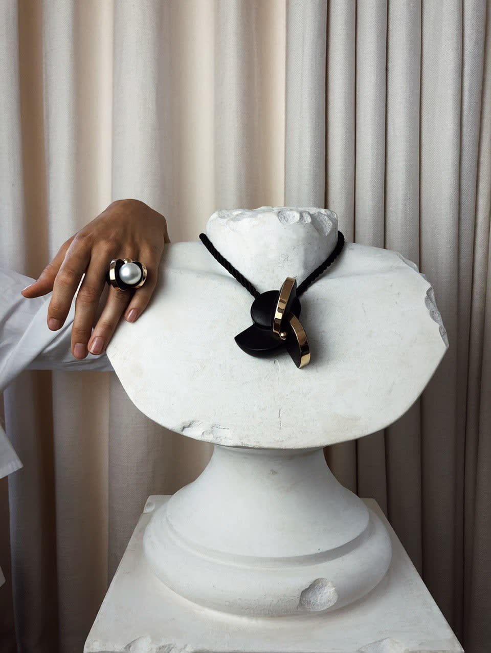 Sophia Vari, Médée II Ring, 2010