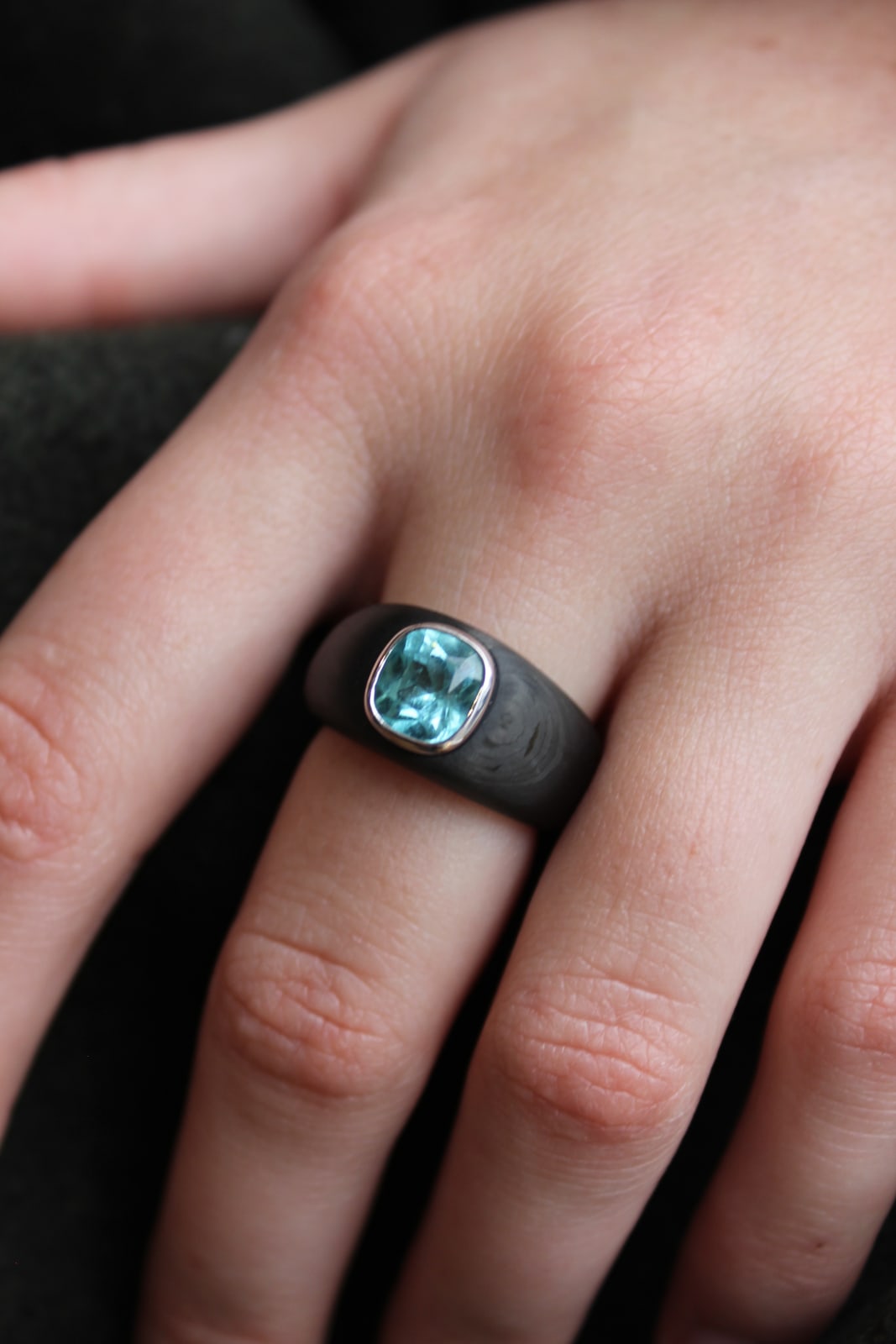 Villa Milano, Paraiba Tourmaline and Carbon Fibre Ring