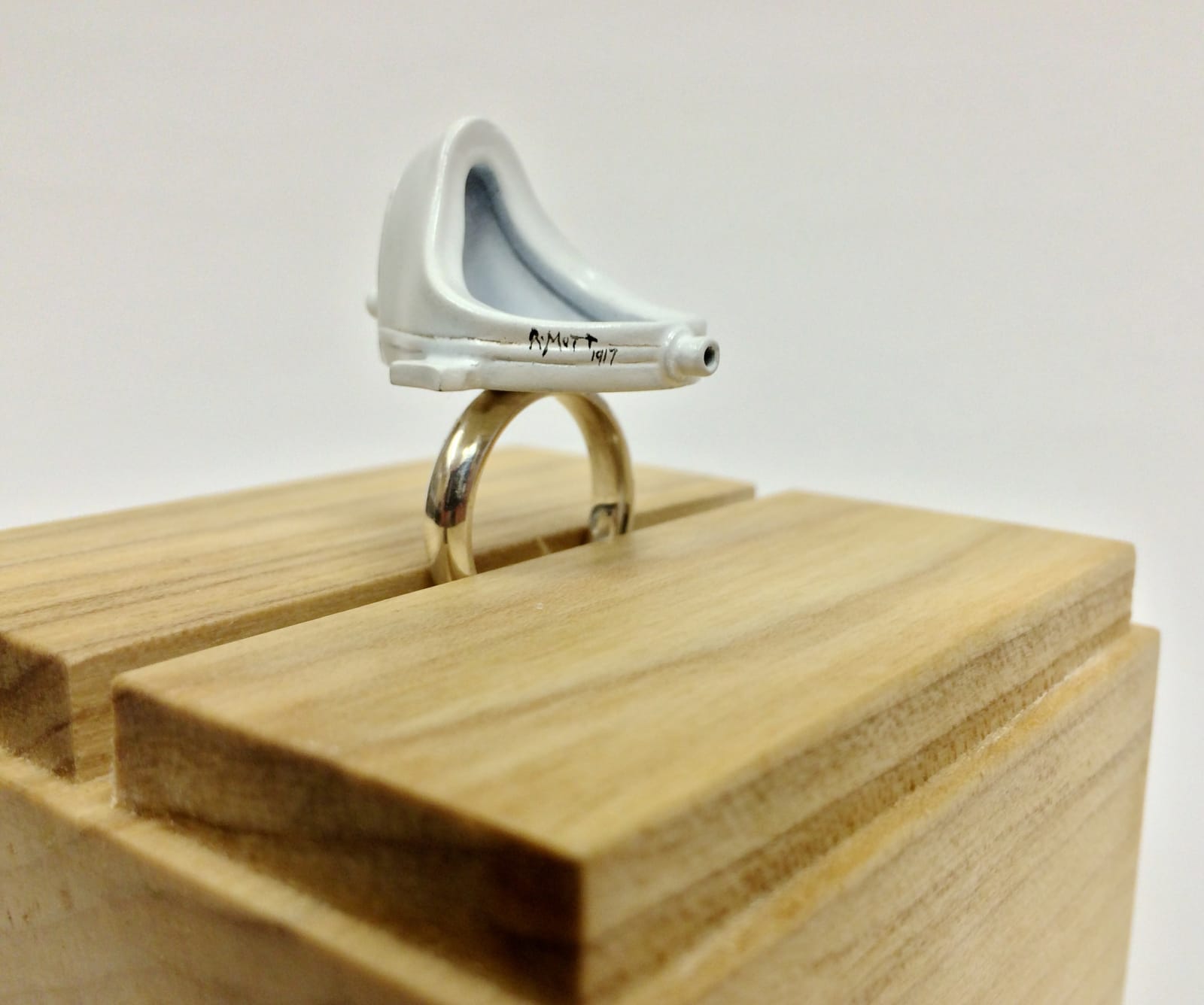 Mike Chavez-Dawson, Duchamp's Ring, 2013
