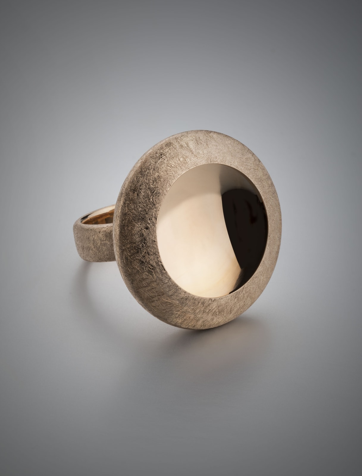 Anish kapoor ring clearance