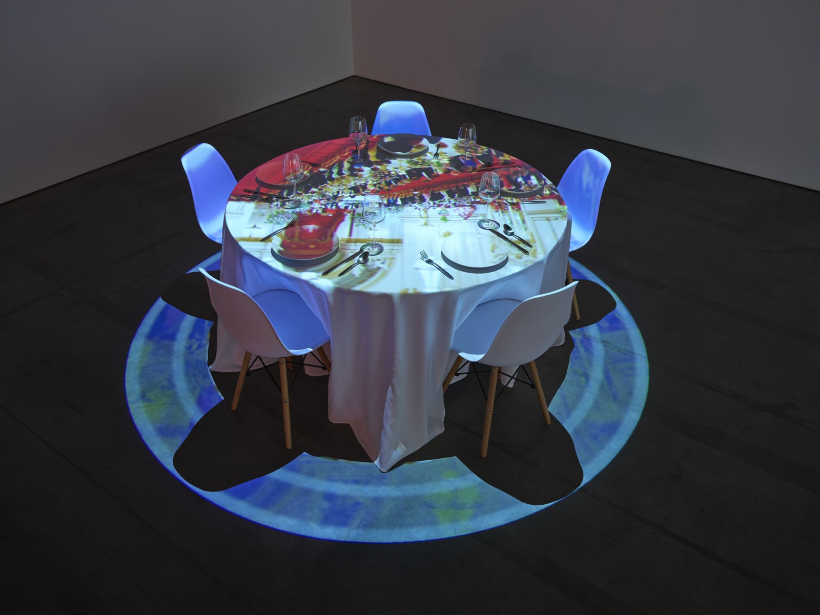Pipilotti Rist, Streichelnder Nachtmahl Kreis 25 Knickerbocker Ave (Caressing Dinner Circle 25 Knickerbocker Ave), 2020