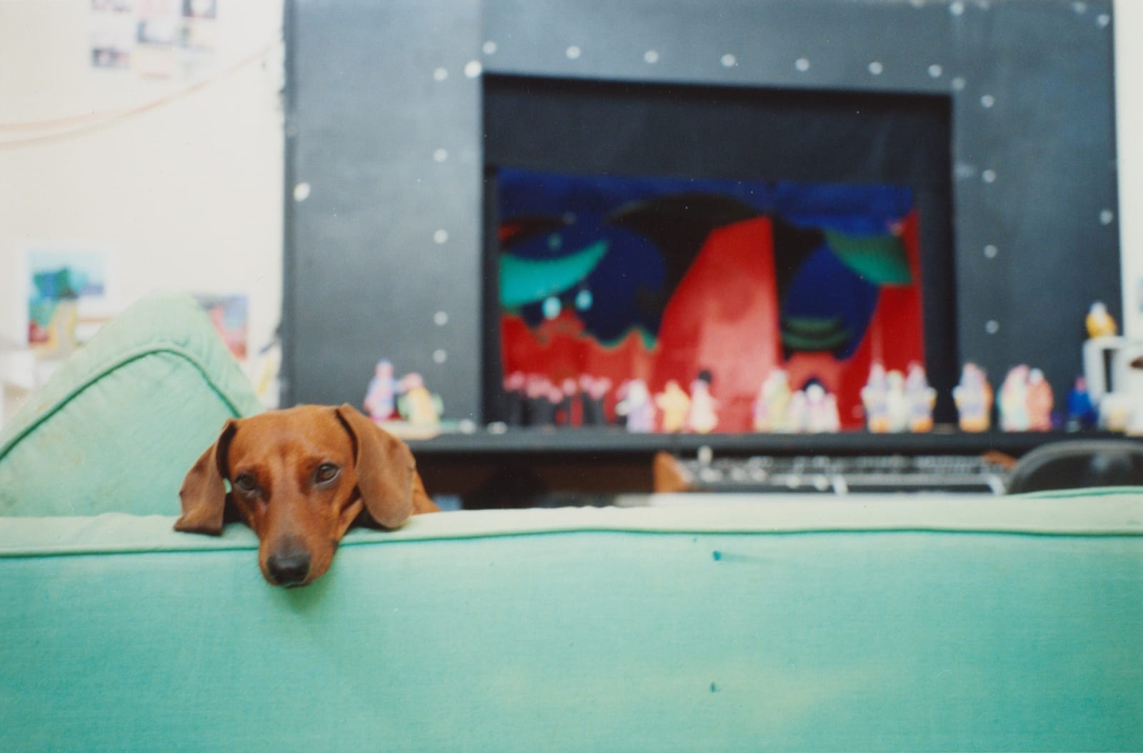 Kasmin, David Hockney's dachshund and his stageset model, Los Angeles, California, c.1991