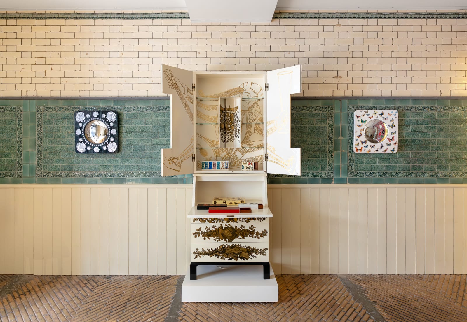 Fornasetti, Square frame with flat mirror Giro di conchiglie, 2024