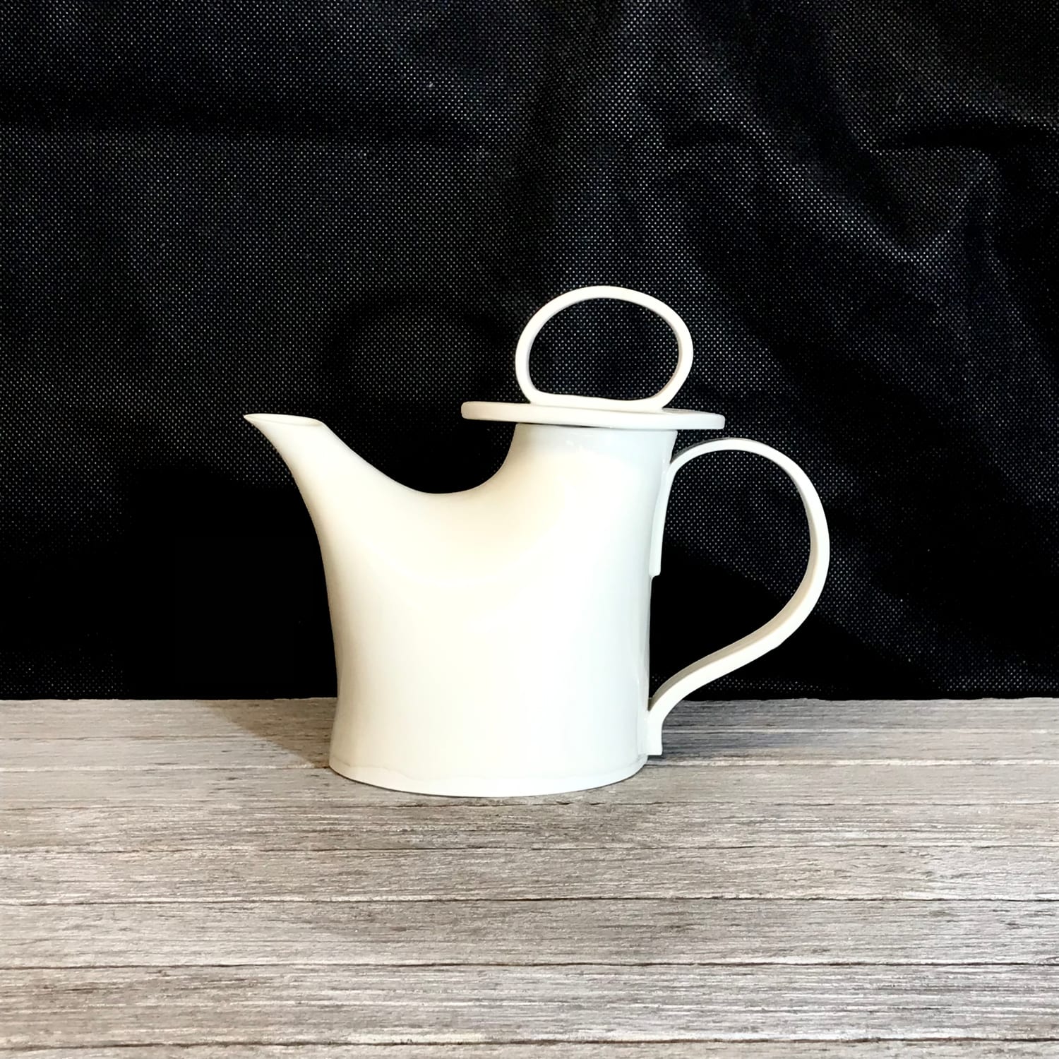 Richard Pomeroy, Small Tea Pot, 2022