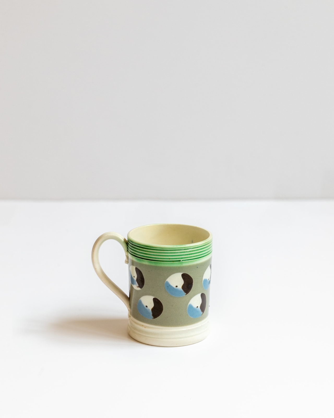 Unknown, Mochaware Mug with cats eye decoration, 1820
