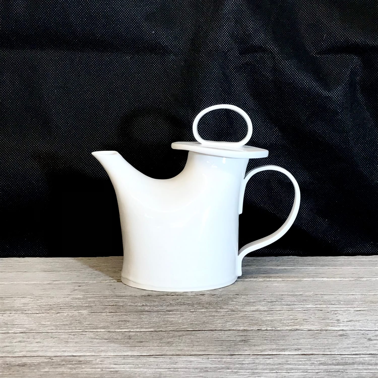 Richard Pomeroy, Small Tea Pot, 2022