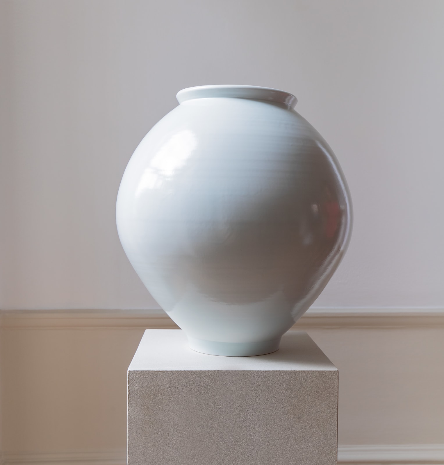 Kim Yikyung, Moon Jar, 2009