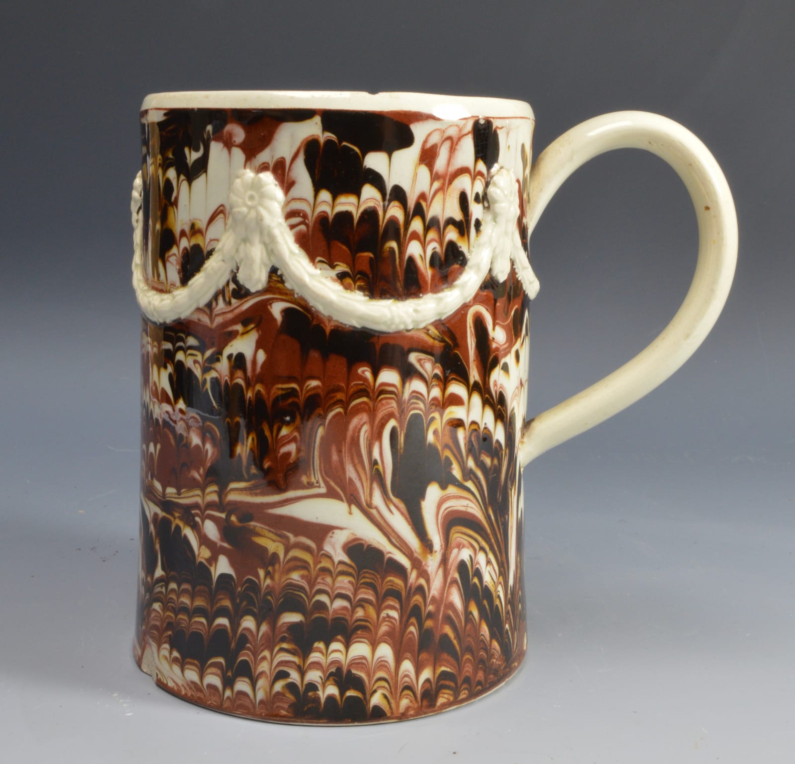 Unknown, Mochaware Mug with combed lip and applied creamware swags, 1790