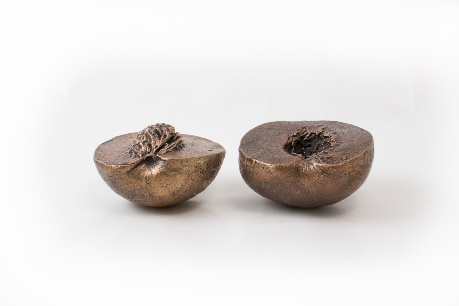 Alice-Andrea Ewing, Sliced Peach, 2022
