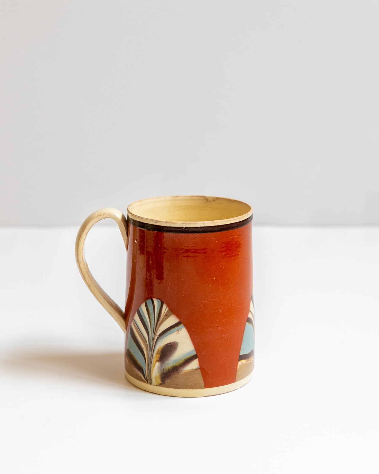 Unknown, Mochaware Mug with fan pattern slip, 1800