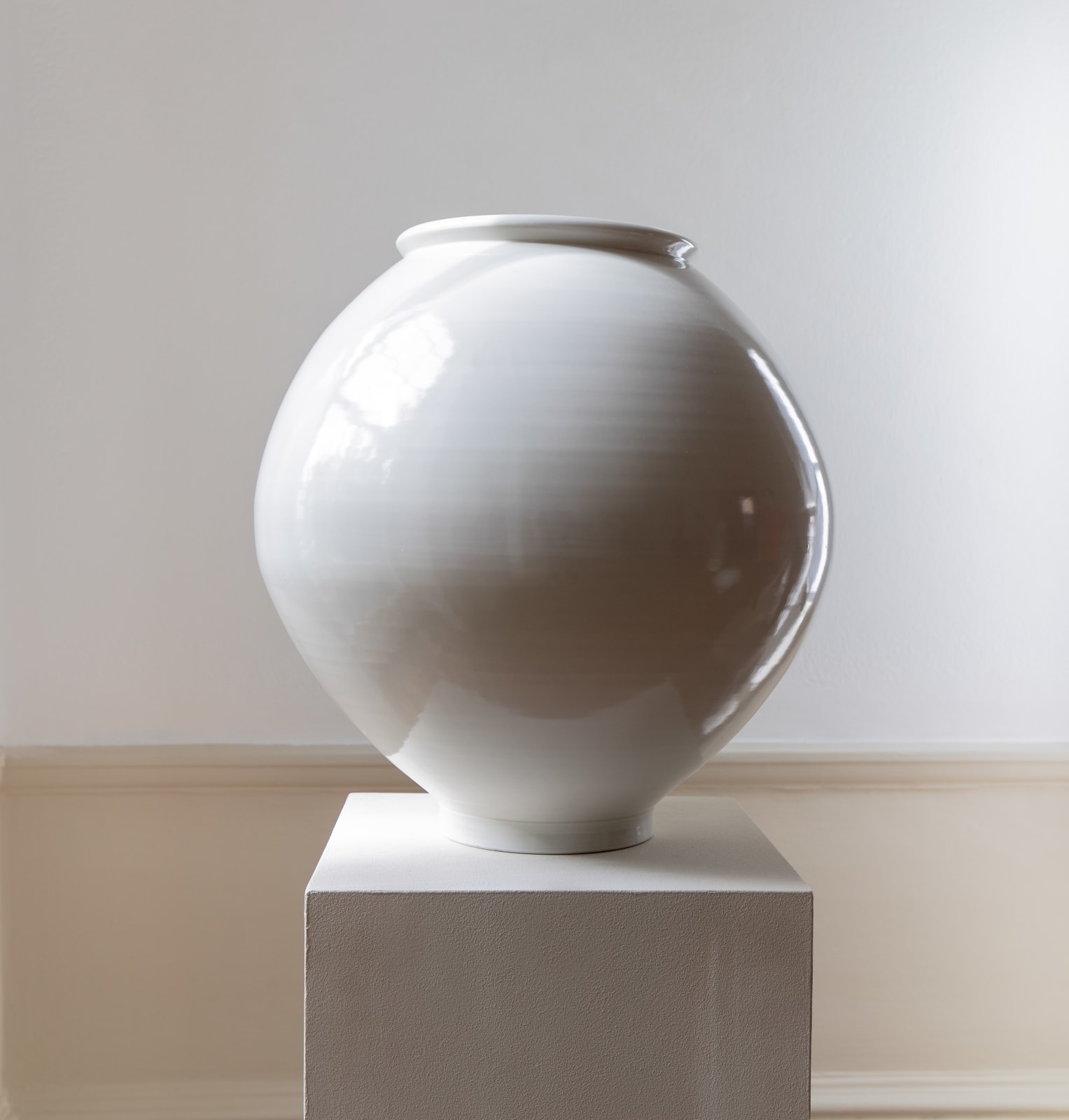 Kim Yikyung, Moon Jar, 2009
