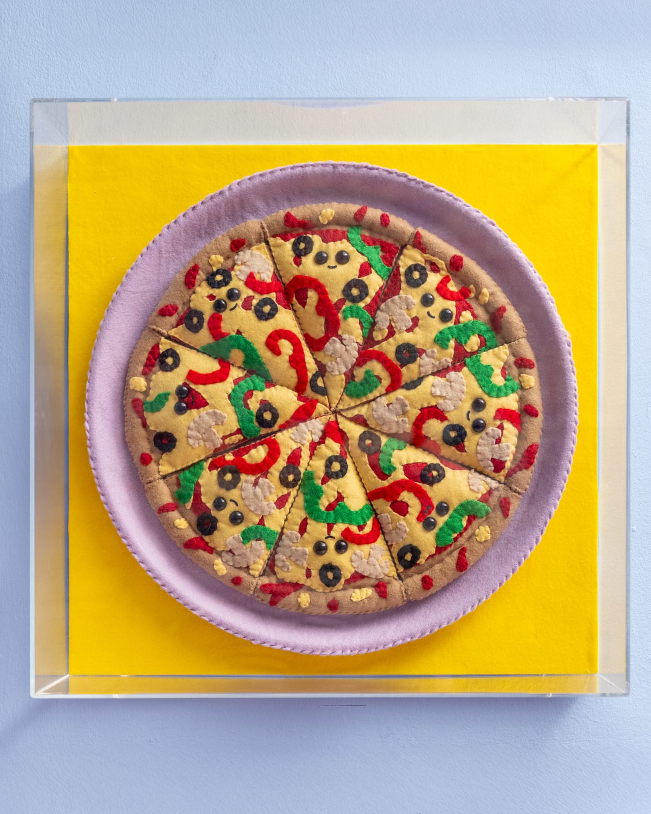 Lucy Sparrow, Pizza, 2025