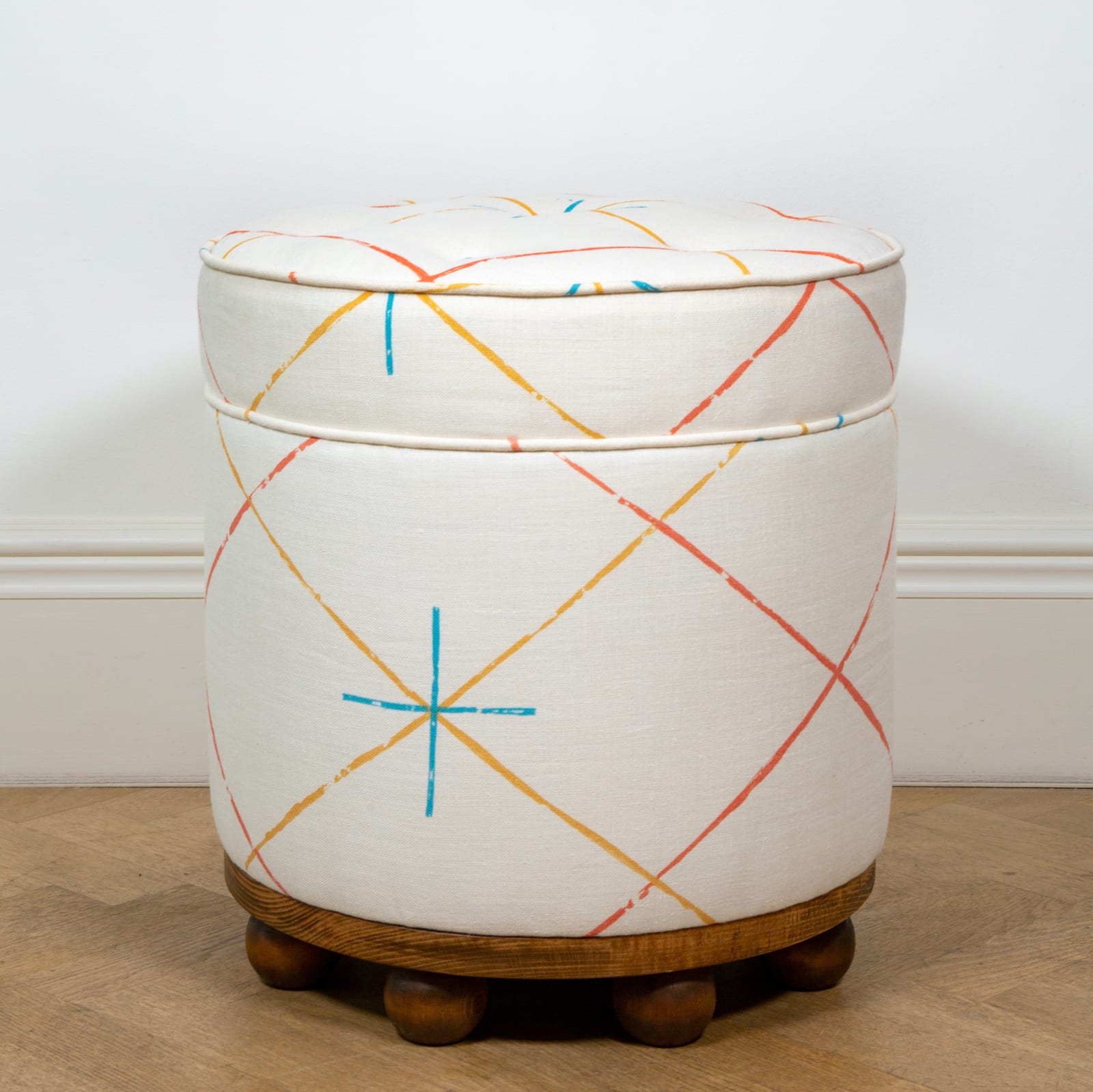 Georgie Hopton Produce, Pouffe no.4