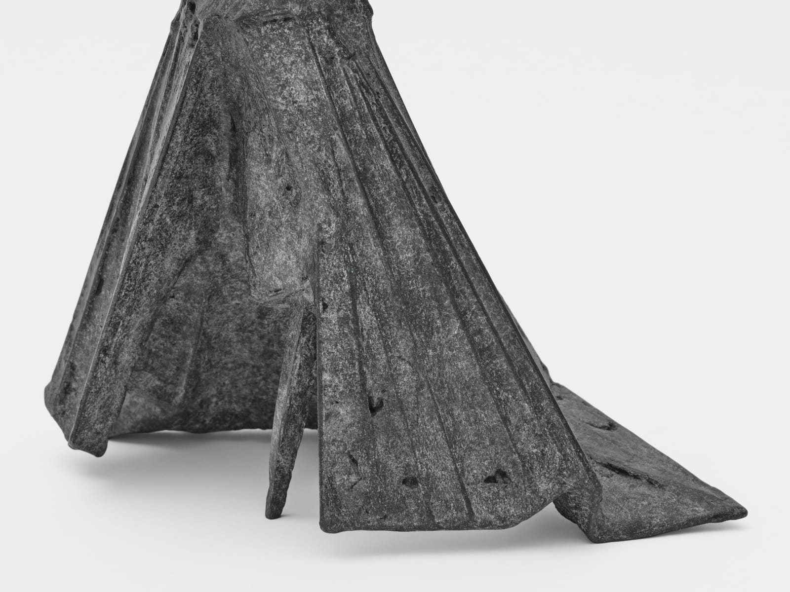 Lynn Chadwick, Cloaked Figure IV, 1977