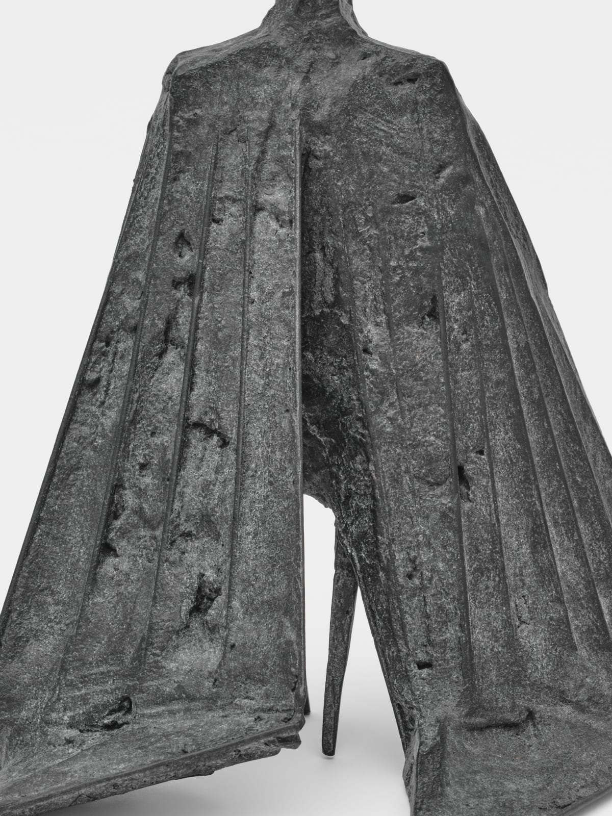 Lynn Chadwick, Cloaked Figure IV, 1977