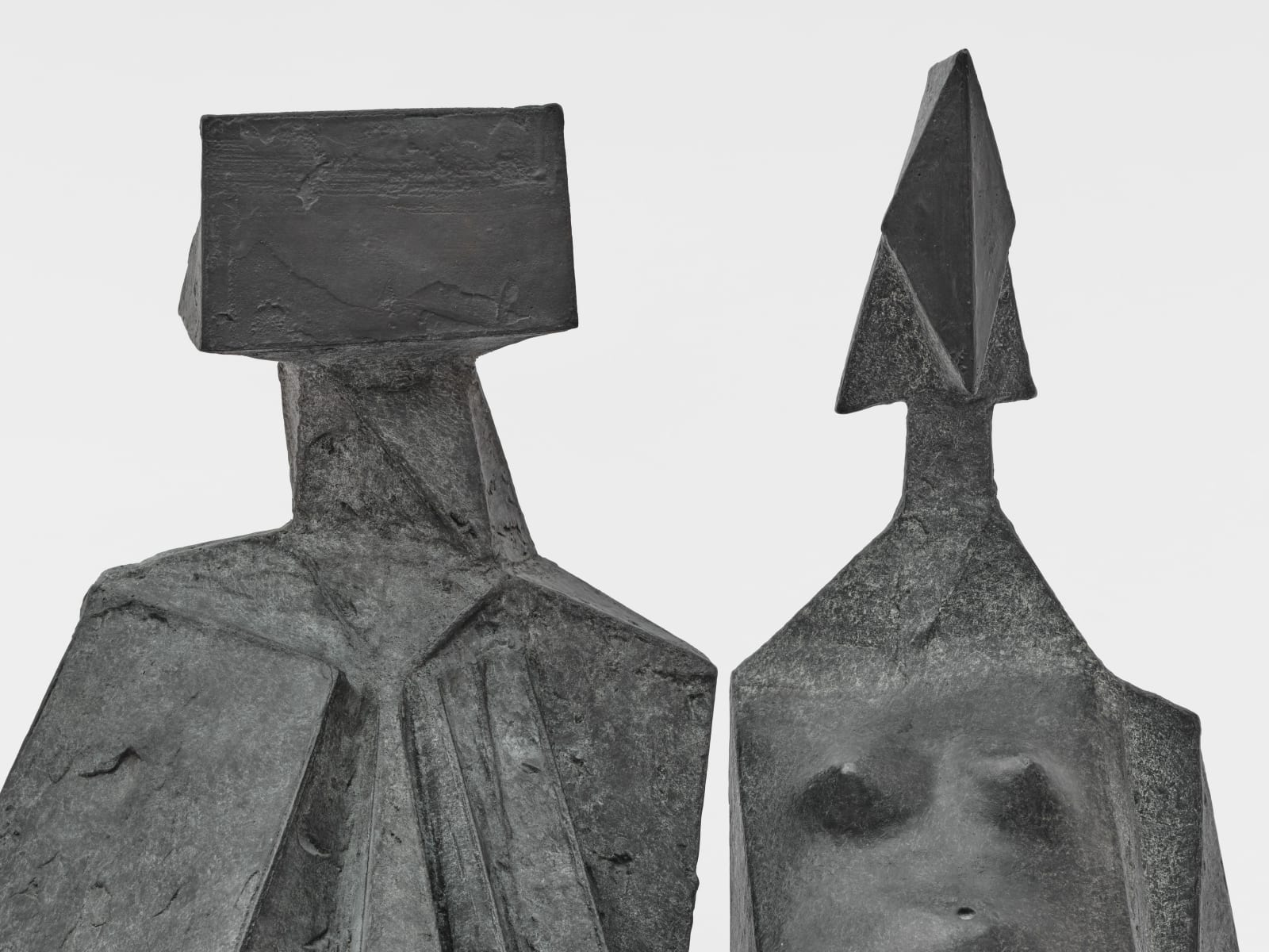 Lynn Chadwick, Pair of Sitting Figures III (2), 1973