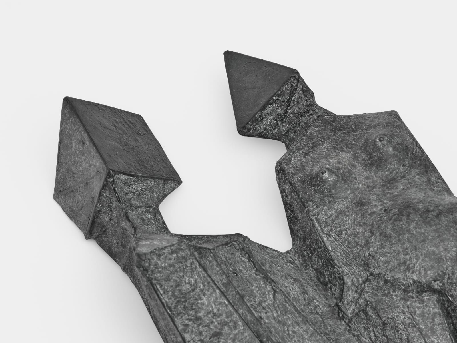 Lynn Chadwick, Two Lying Figures I, 1974