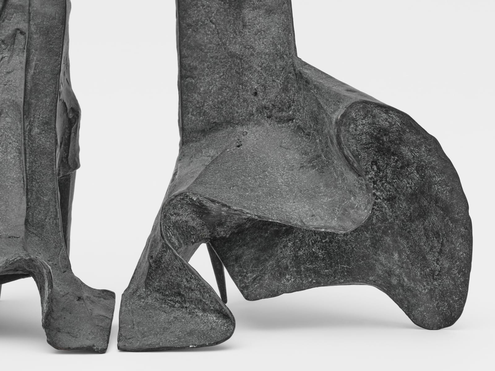 Lynn Chadwick, Walking Cloaked Figures I (2), 1978