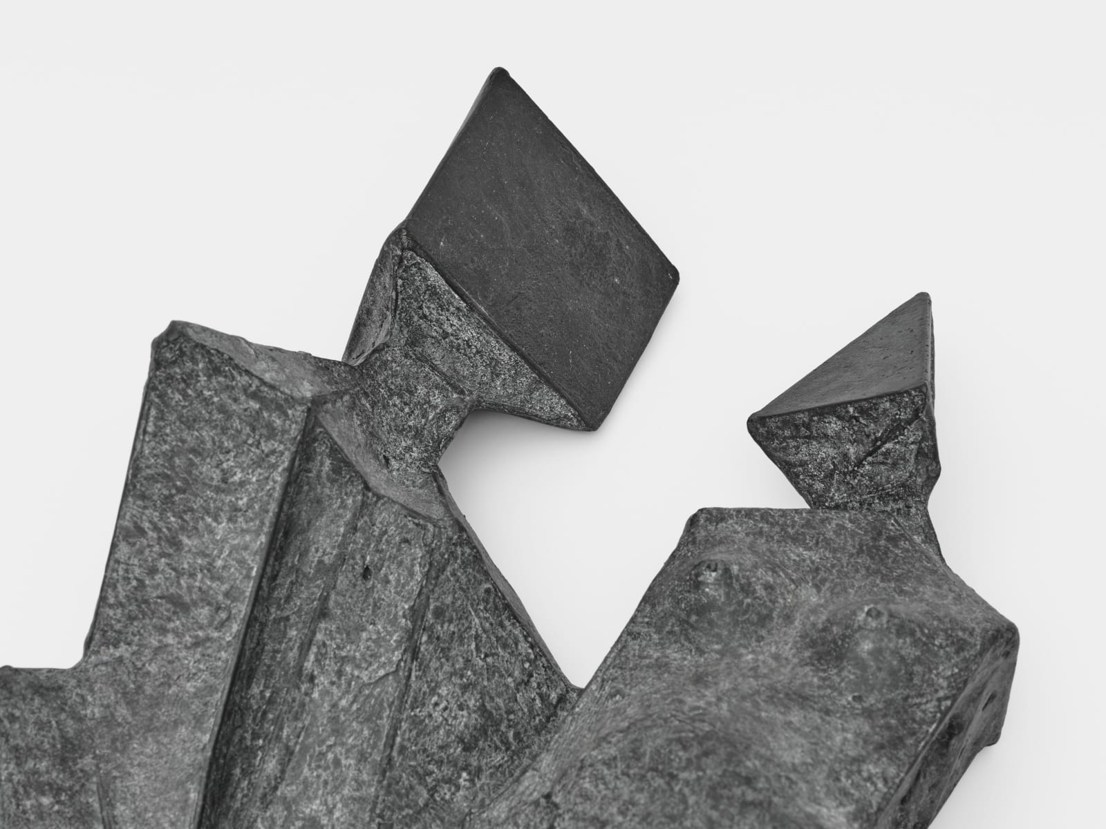 Lynn Chadwick, Two Lying Figures I, 1974