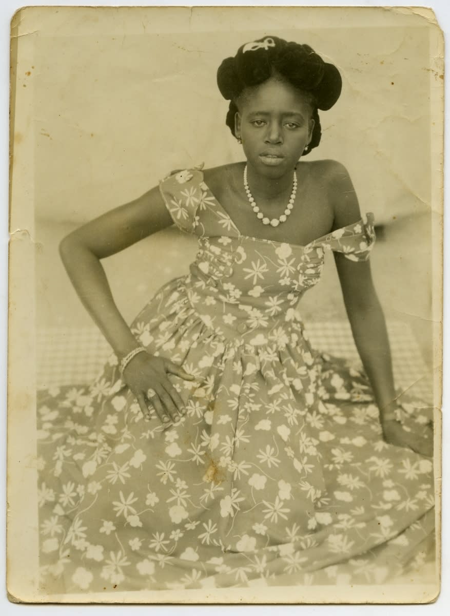 Mama Casset, Sans titre (femme assise), Circa 1950