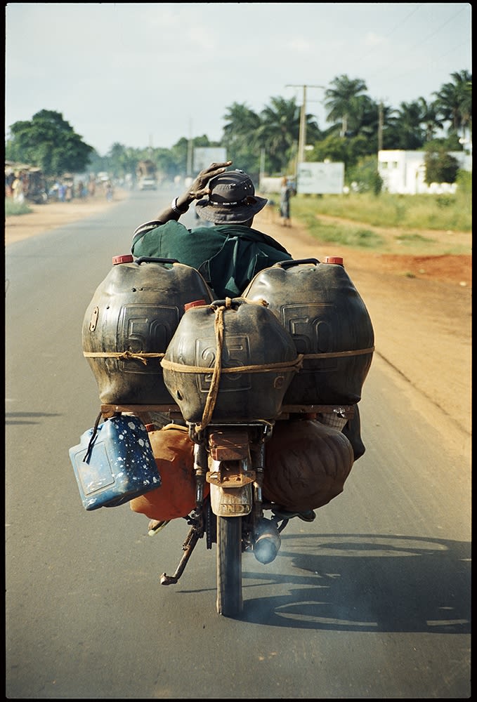 Romuald Hazoumè, Bidon armé, 2009