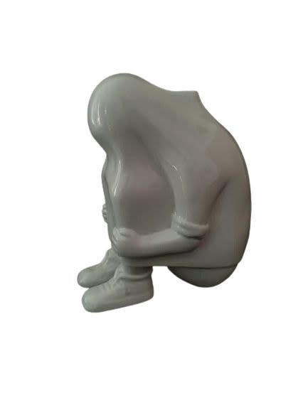 Sofía Crimen, "Niño en cueva miniatura", 2023