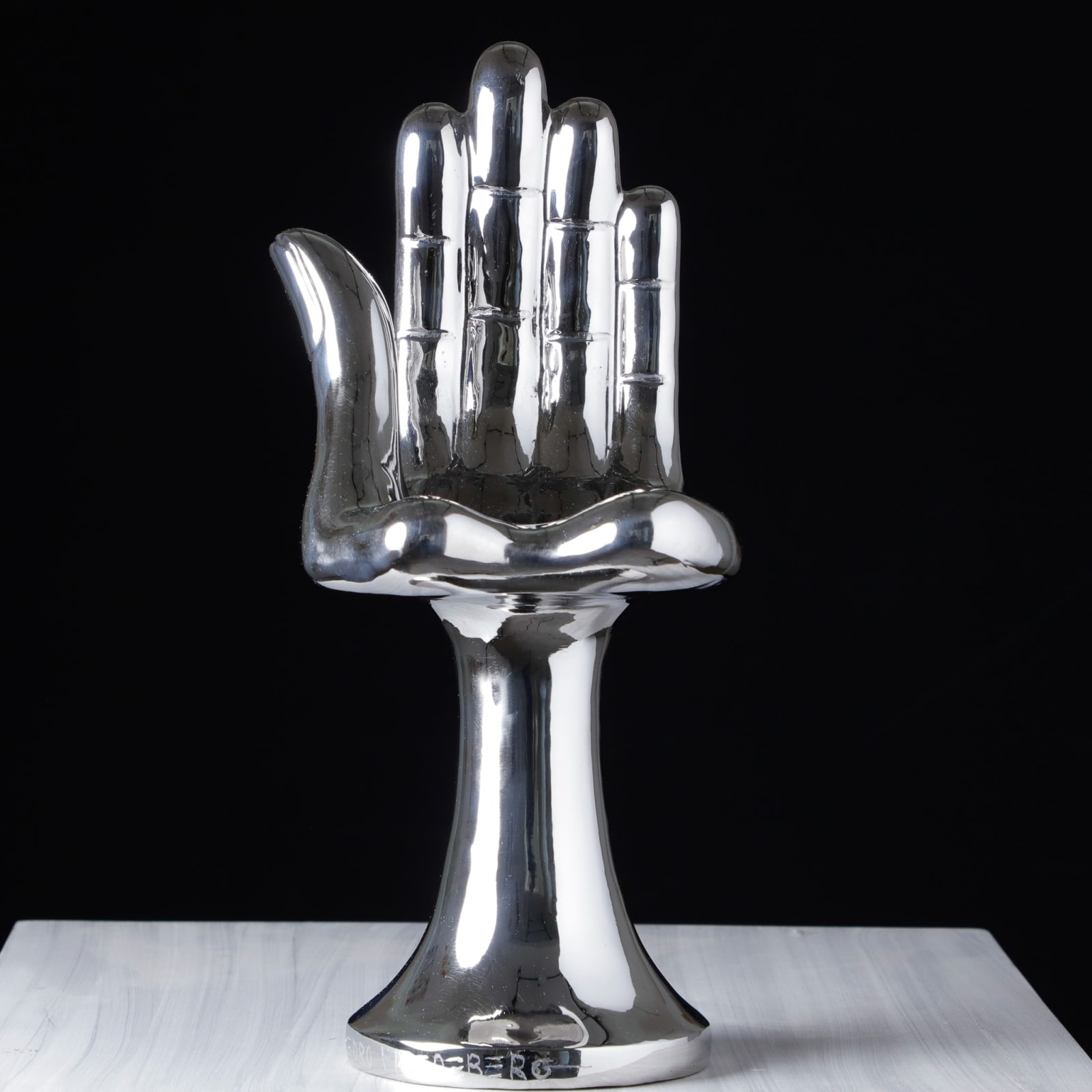 Pedro Friedeberg, "Mano Acero Inoxidable", 2023