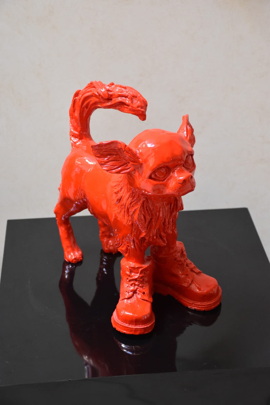 William Sweetlove, Cloned Chihuahua with shoes, 2011