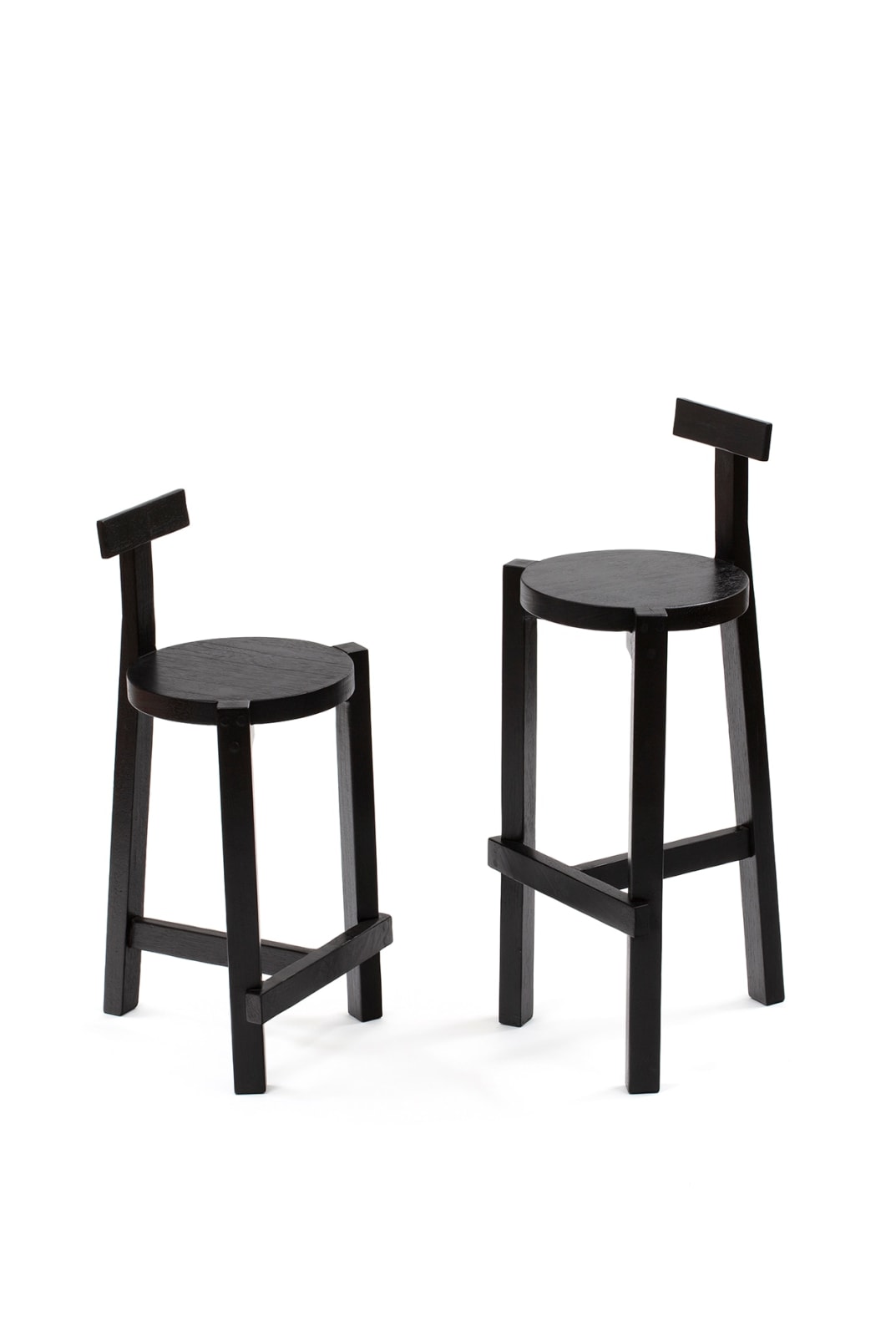 Lina Bo Bardi, Marcelo Ferraz e Marcelo Suzuki, Banqueta Girafa Carbonizada, 1986 / 2021