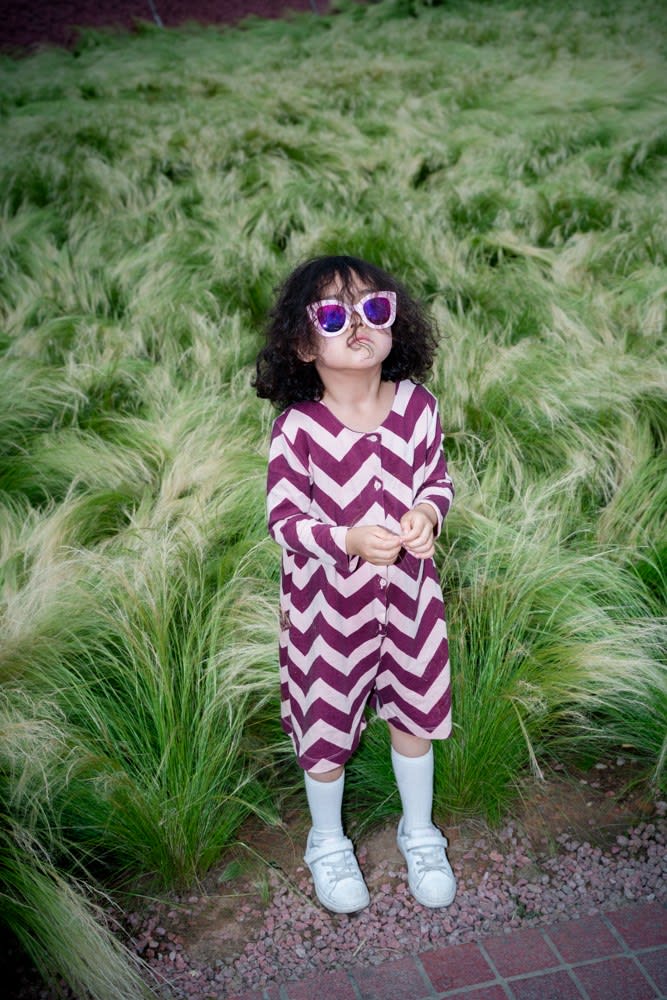 FENG Li, Girl on meadow, 2019