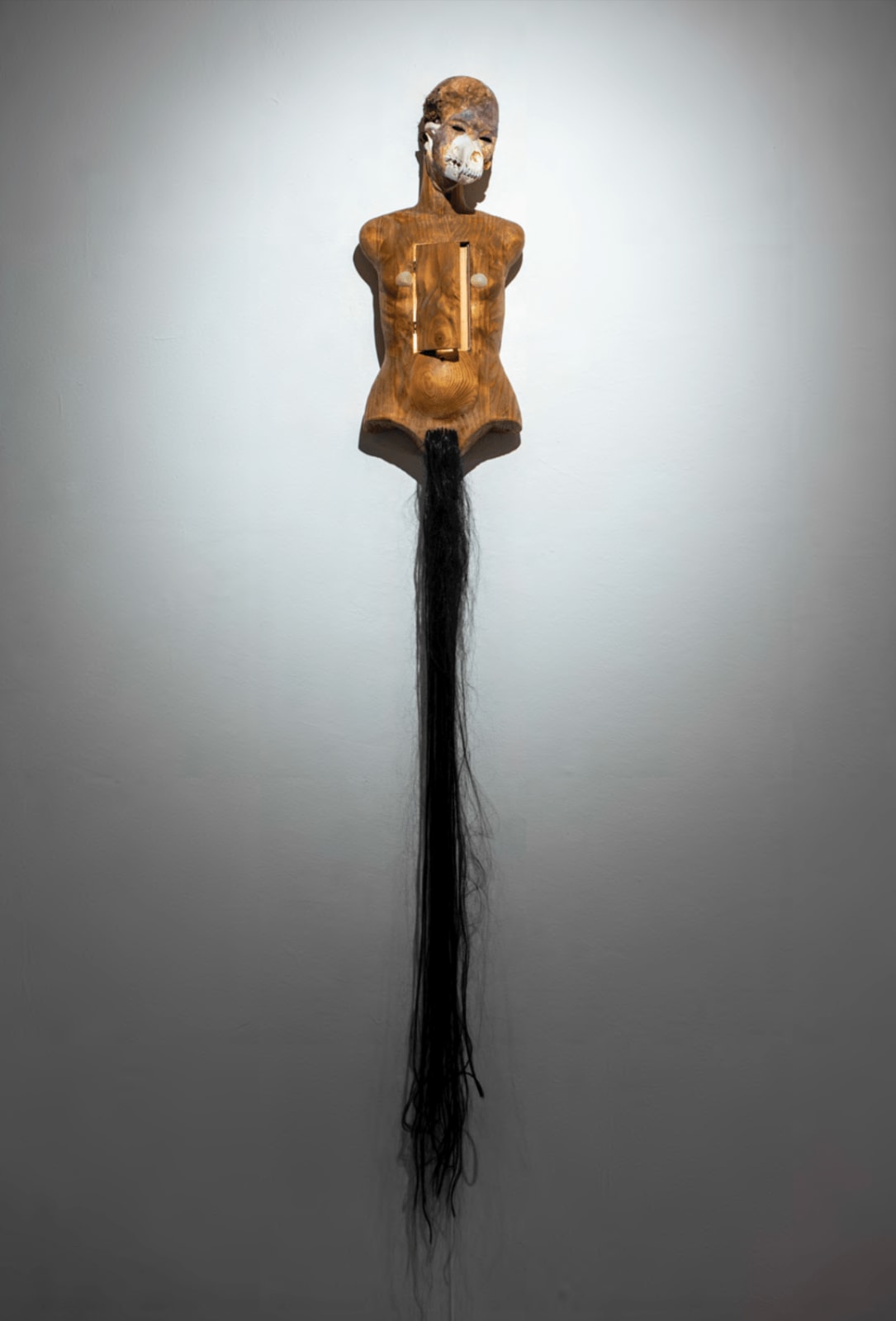 Catalina Ouyang, reliquary corpus, 2021