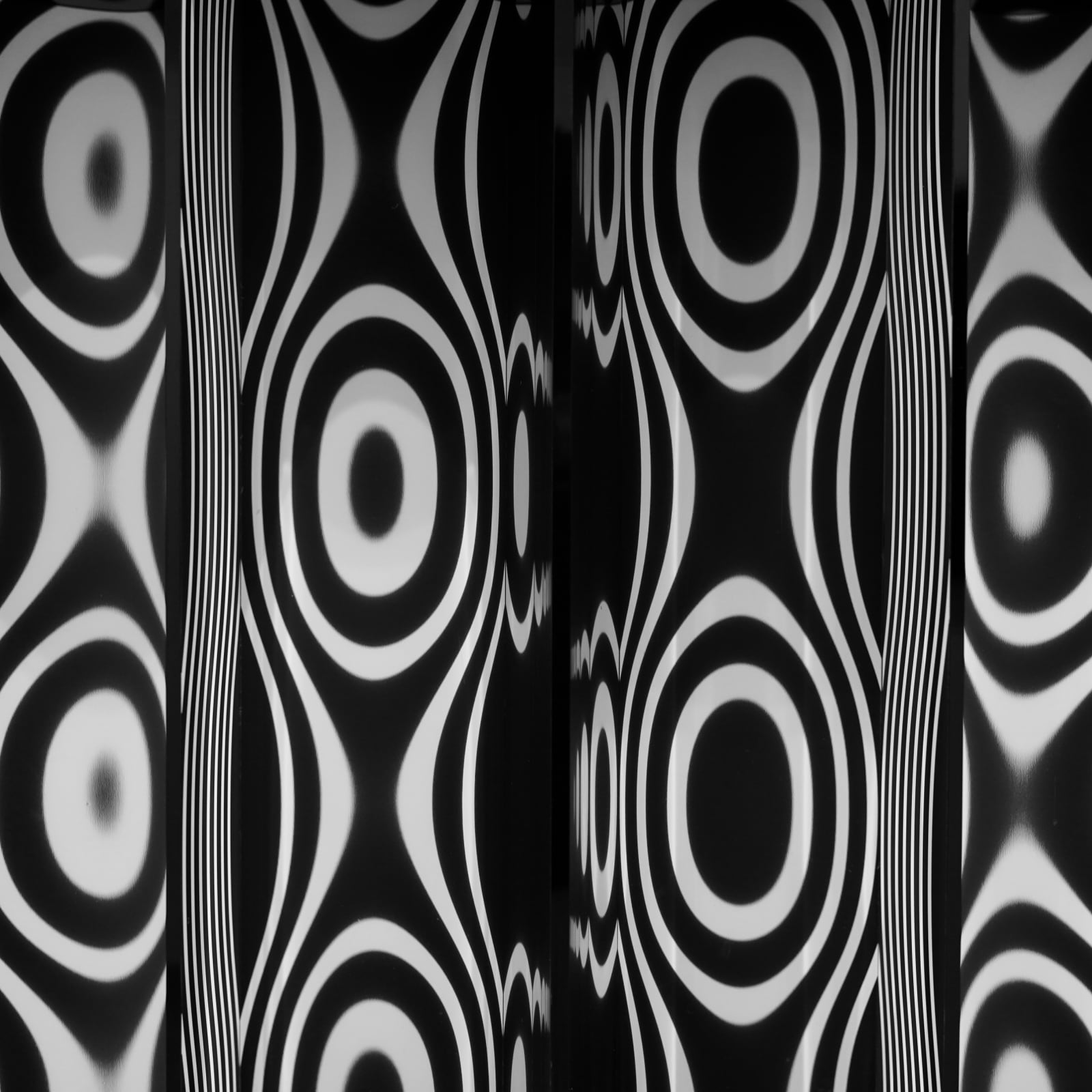 Julio Le Parc, Ondes par deplacement du spectateur, 2012
