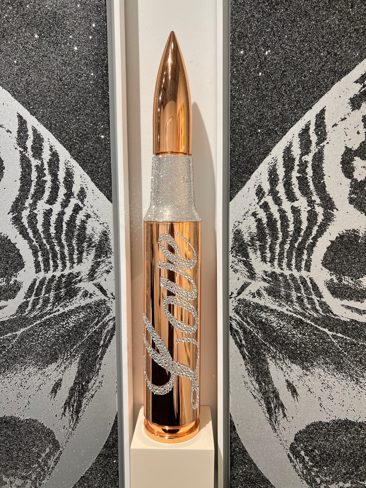 Rubem Robierb, Love Bullet, 2018