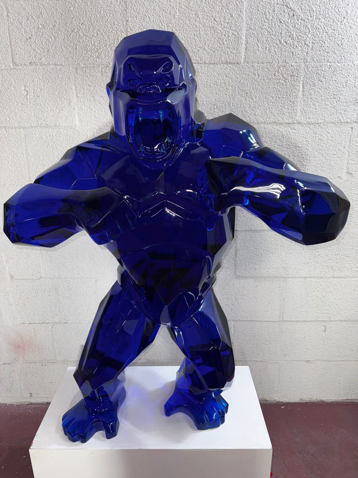 Richard Orlinski, Wild Kong Crystal Clear Blue 8/8 - 110 cm